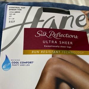 Hanes Sz AB “Jet” Silky Ultra Sheer Pantyhose Control Top